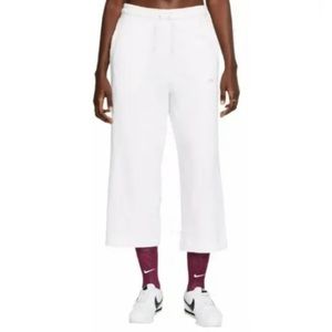 Women’s Nike sportswear Capri pants